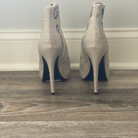 Report Signature Black & White Crystal Stud Bootie - Picture 7 of 7